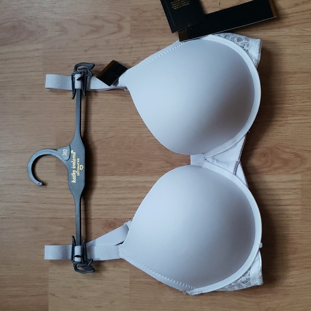 Kathy Ireland Intimates Full Figure Gentle Lift Tag Free Lace Back Bra